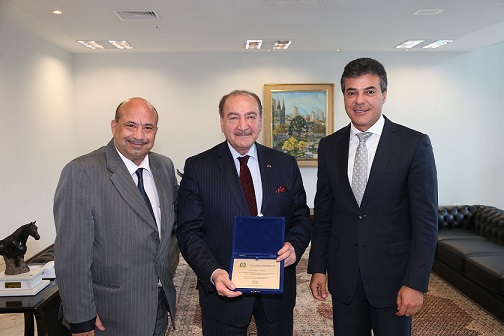 Nadhmi Auchi, do Grupo GMHSA, realiza investimentos no Brasil através da CCIBRA — Registro 16